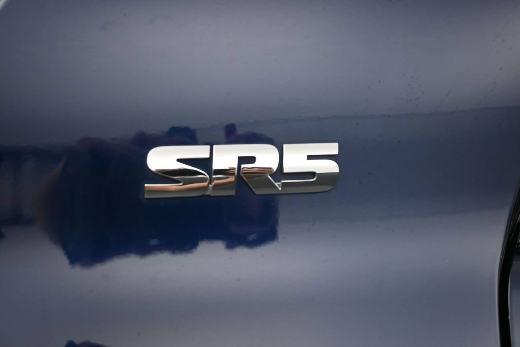 Used 2018 Toyota 4Runner SR5 Premium AWD/4WD image 12