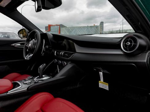 New 2025 Alfa Romeo Giulia w/ Veloce Package Rwd image 34