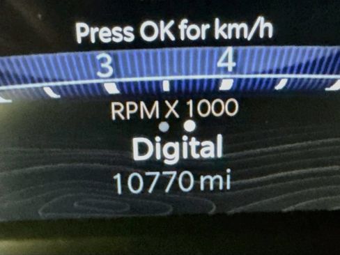 Certified 2025 Jeep Grand Cherokee Altitude AWD/4WD image 16