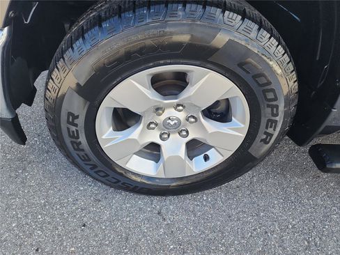 Used 2020 RAM 1500 Big Horn image 9