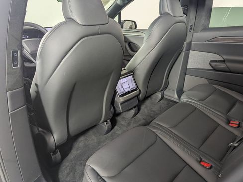 Used 2024 Tesla Model X image 27