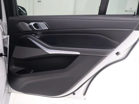 Used 2020 BMW X7 M50i AWD/4WD image 25