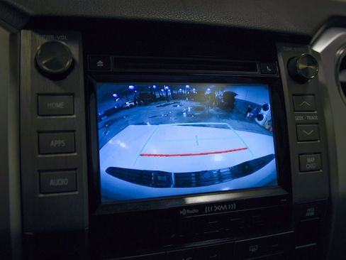 Used 2018 Toyota Tundra SR5 image 16