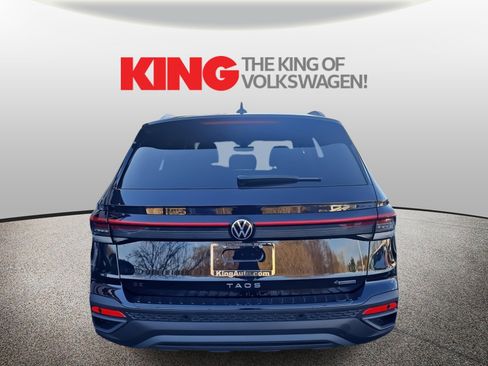 New 2026 Volkswagen Taos SE image 4
