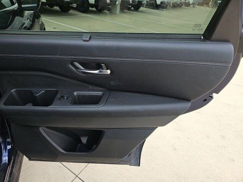 Used 2023 Nissan Pathfinder Platinum w/ Cargo Package image 17