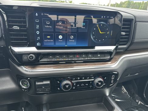 Used 2023 Chevrolet Silverado 1500 LT Trail Boss w/ LT Trail Boss Premium Package AWD/4WD image 20
