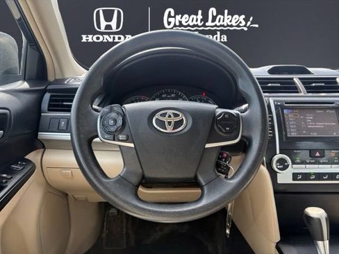 Used 2012 Toyota Camry LE FWD image 12