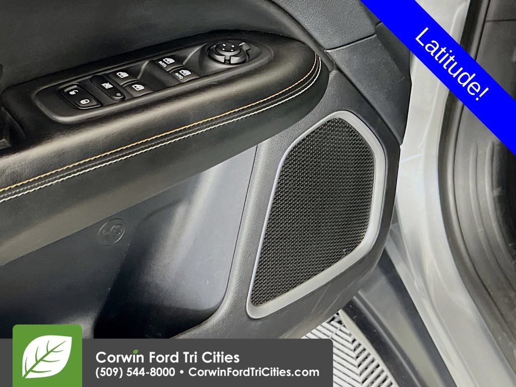Used 2020 Jeep Compass Latitude w/ Popular Equipment Group AWD/4WD image 13