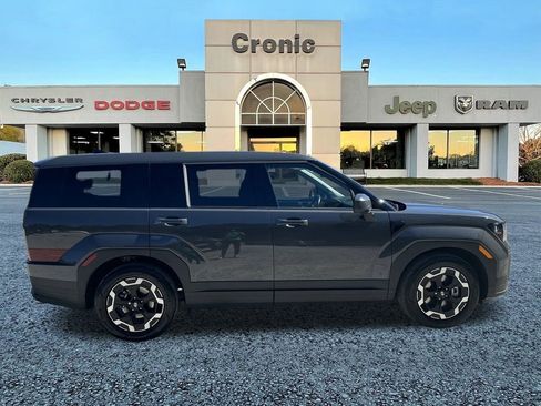 Used 2025 Hyundai Santa Fe SE image 2