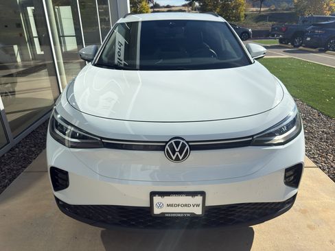 Used 2023 Volkswagen ID.4 Pro image 2