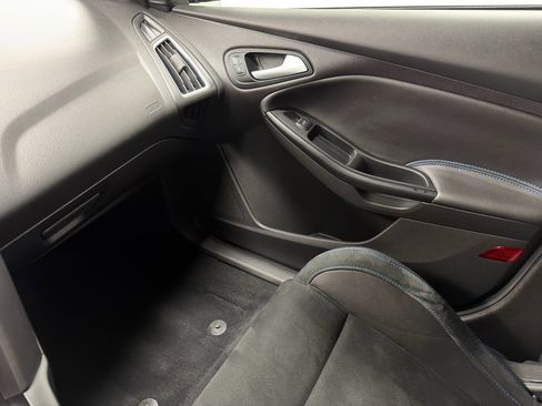 Used 2016 Ford Focus RS image 27