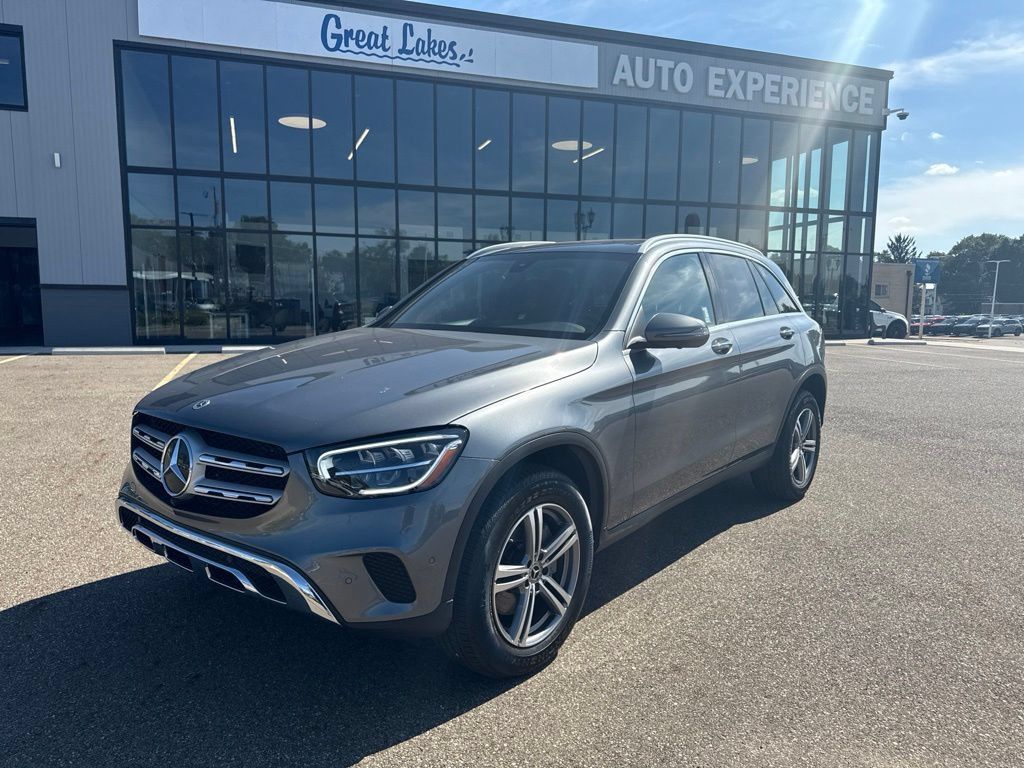Used 2021 Mercedes-Benz GLC 300 4MATIC image 2