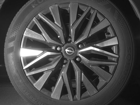 Used 2025 Nissan Altima 2.5 SV FWD image 25