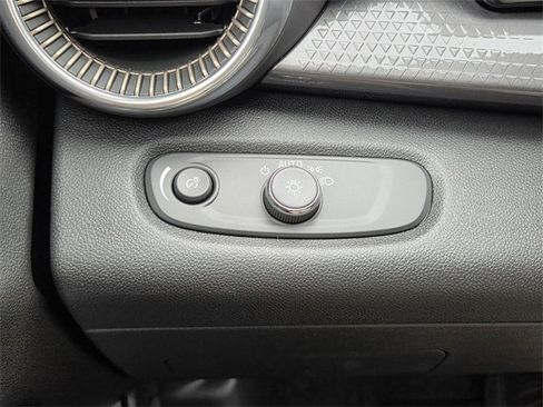 New 2026 Chevrolet Trax ACTIV w/ Sunroof Package image 30