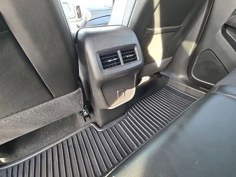 Used 2023 Chevrolet Equinox RS image 27