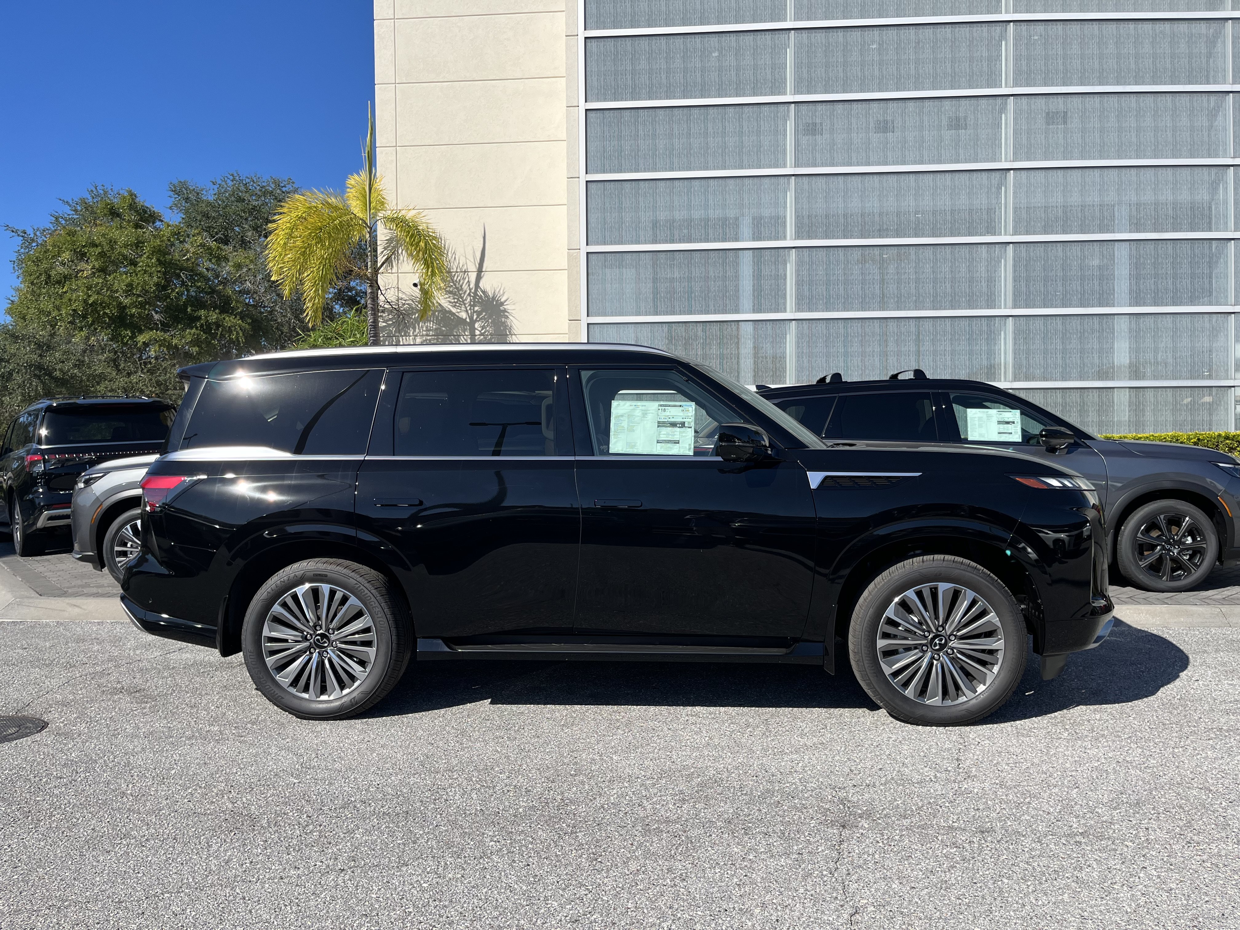 New 2027 INFINITI QX80 Luxe w/ Cargo Package RWD image 5