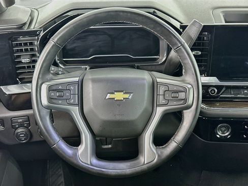 Used 2023 Chevrolet Silverado 1500 LT AWD/4WD image 18