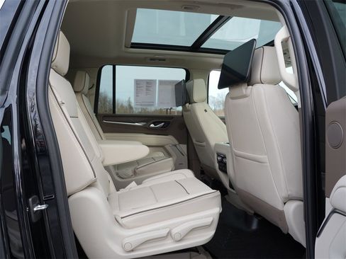 Used 2024 GMC Yukon XL Denali w/ Advanced Technology Package image 14