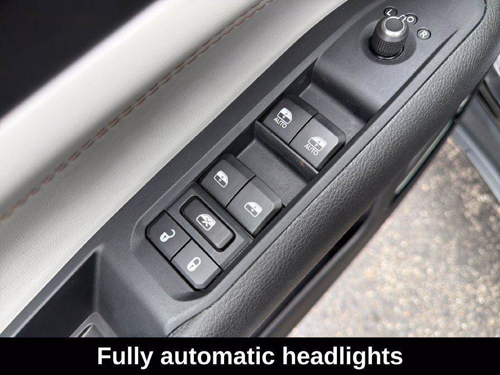 Used 2025 Jeep Compass Limited AWD/4WD image 14