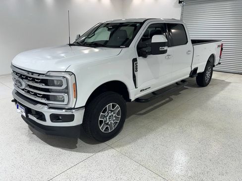 Used 2023 Ford F250 Lariat w/ FX4 Off-Road Package AWD/4WD image 1