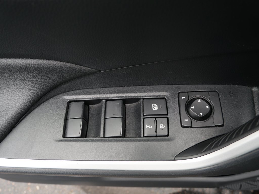 Certified 2025 Toyota RAV4 LE AWD/4WD image 16