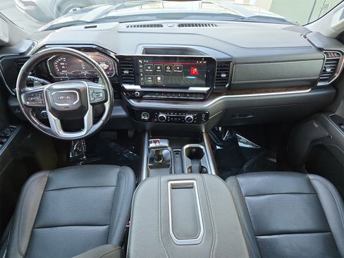 Used 2022 GMC Sierra 1500 SLT w/ SLT Convenience Package image 12