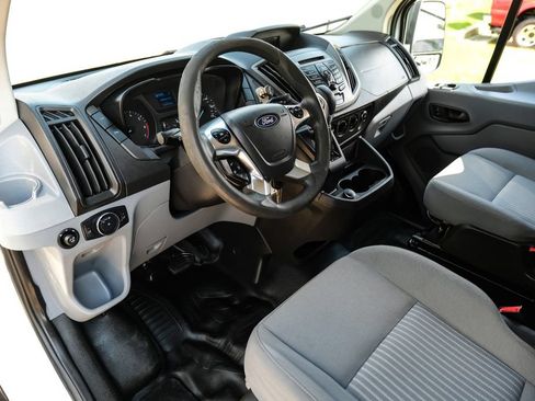 Used 2019 Ford Transit 250 130 Low Roof RWD image 2