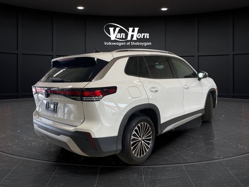 Used 2026 Volkswagen Tiguan S FWD image 3