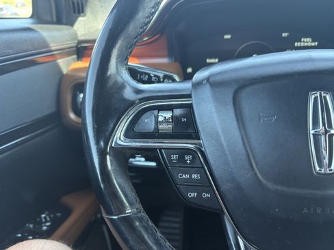 Used 2022 Lincoln Nautilus Reserve FWD image 17