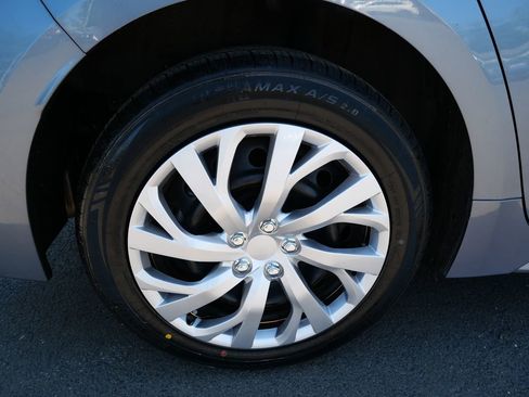 Used 2022 Toyota Corolla LE FWD image 38