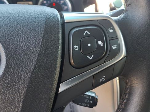 Used 2015 Toyota Camry XLE w/ Convenience Package FWD image 19