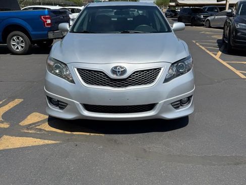 Used 2010 Toyota Camry LE FWD image 2