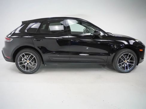 Used 2026 Porsche Macan AWD/4WD image 9
