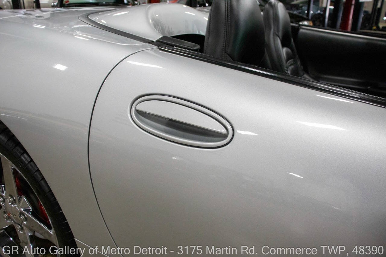 Used 2002 Chevrolet Corvette Convertible w/ Preferred Equipment Group2 RWD image 33