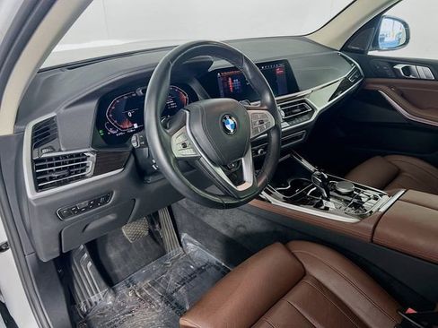 Used 2021 BMW X7 xDrive40i w/ Premium Package image 11
