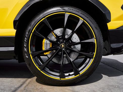 Used 2021 Lamborghini Urus AWD/4WD image 18