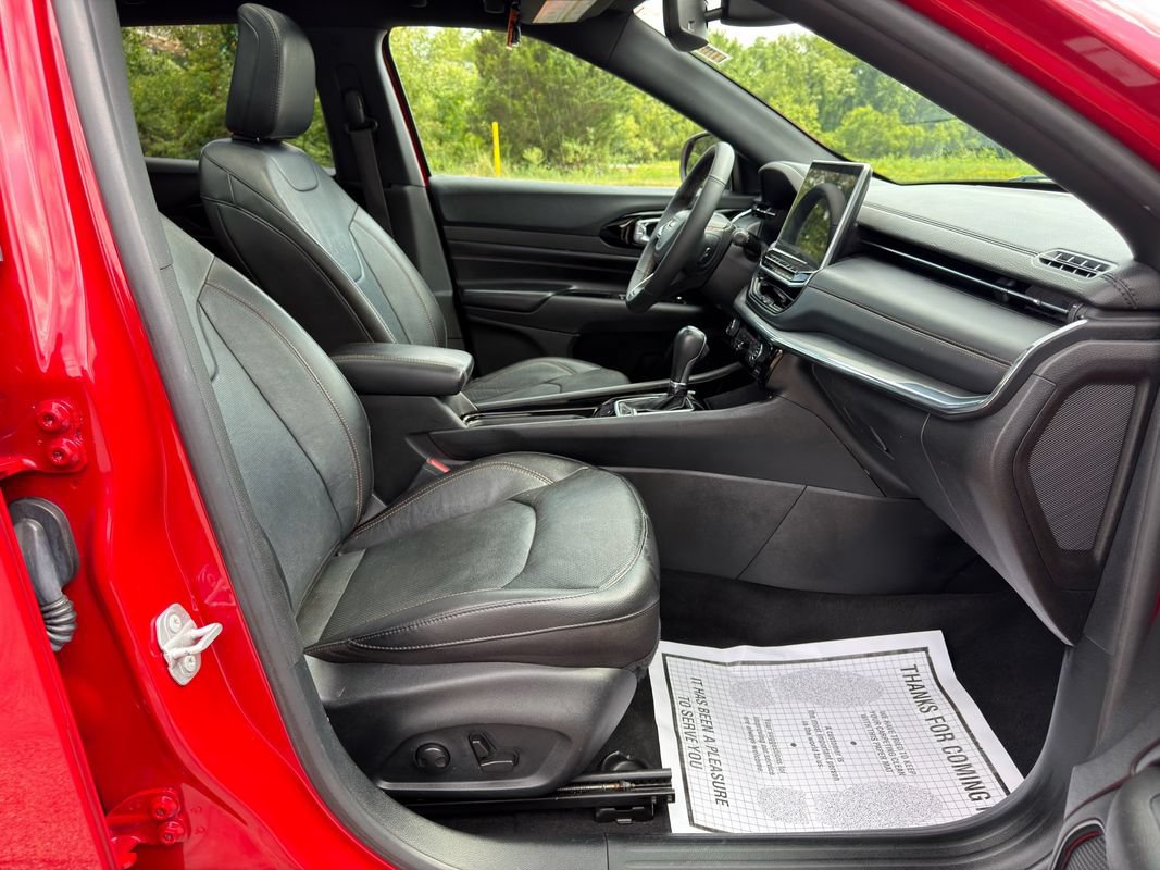 Used 2022 Jeep Compass Limited w/ (RED) Package AWD/4WD image 33