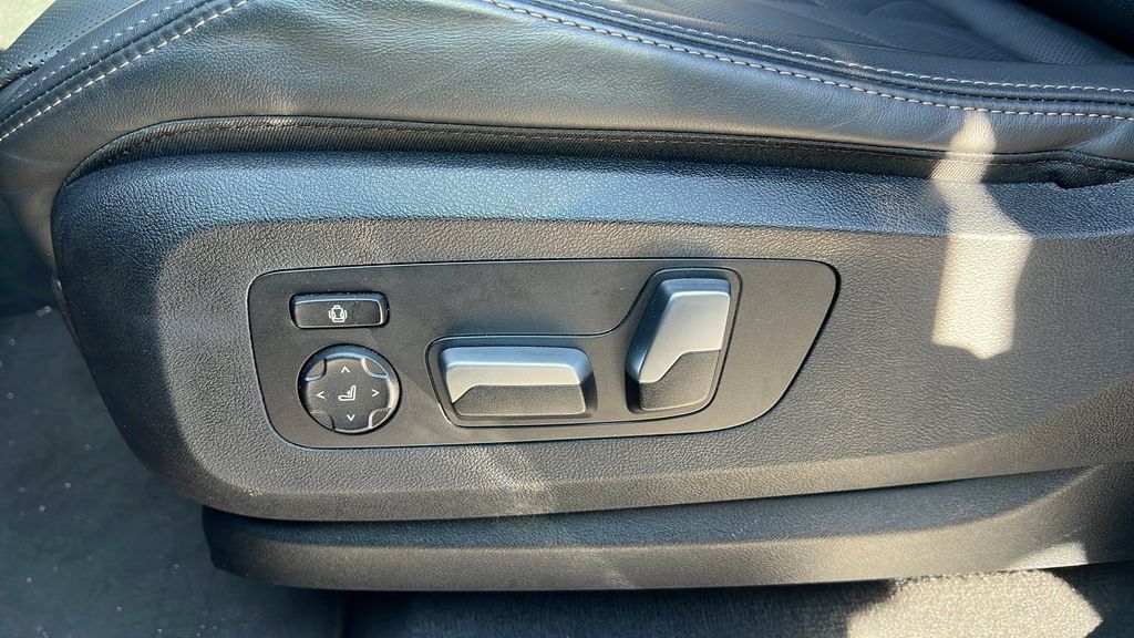 Used 2026 BMW X5 xDrive40i AWD/4WD image 19