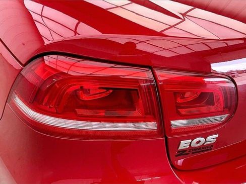 Used 2014 Volkswagen Eos image 26