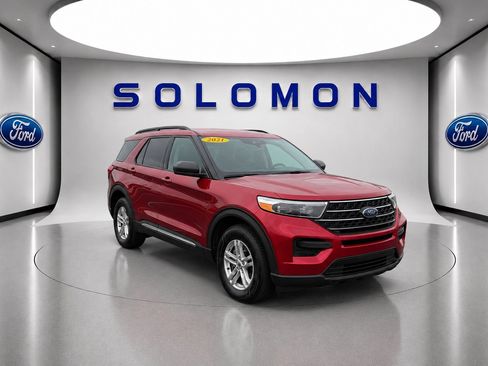 Certified 2021 Ford Explorer XLT AWD/4WD image 3
