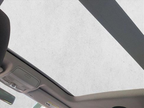 Used 2013 Volkswagen Tiguan SE image 15