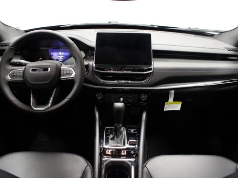 New 2026 Jeep Compass Latitude AWD/4WD image 18