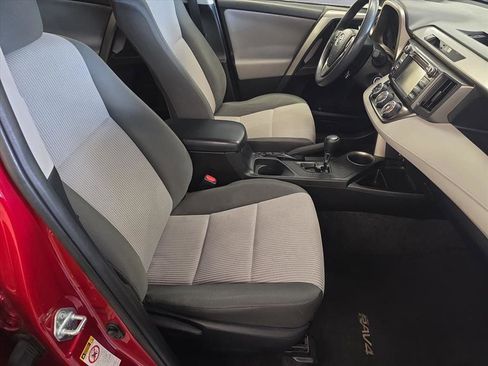 Used 2014 Toyota RAV4 LE image 18