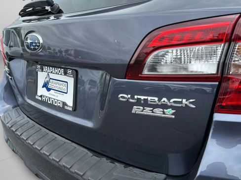 Used 2017 Subaru Outback 2.5i Premium AWD/4WD image 34