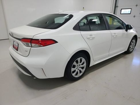 Used 2022 Toyota Corolla LE FWD image 9