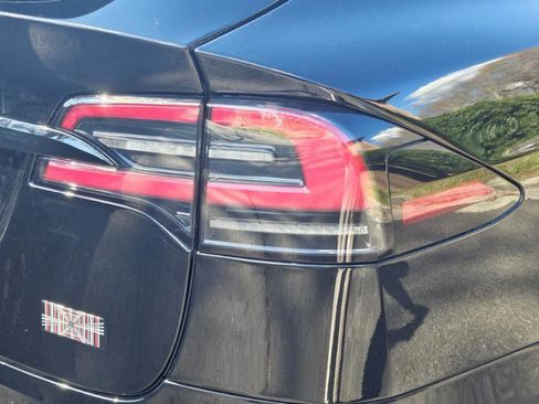 Used 2023 Tesla Model X Plaid image 30