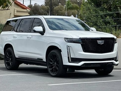 Used 2024 Cadillac Escalade Sport Platinum w/ LPO, ONYX Package AWD/4WD image 7