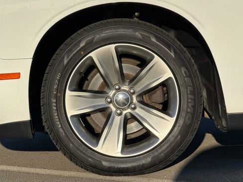 Used 2016 Dodge Challenger SXT image 23