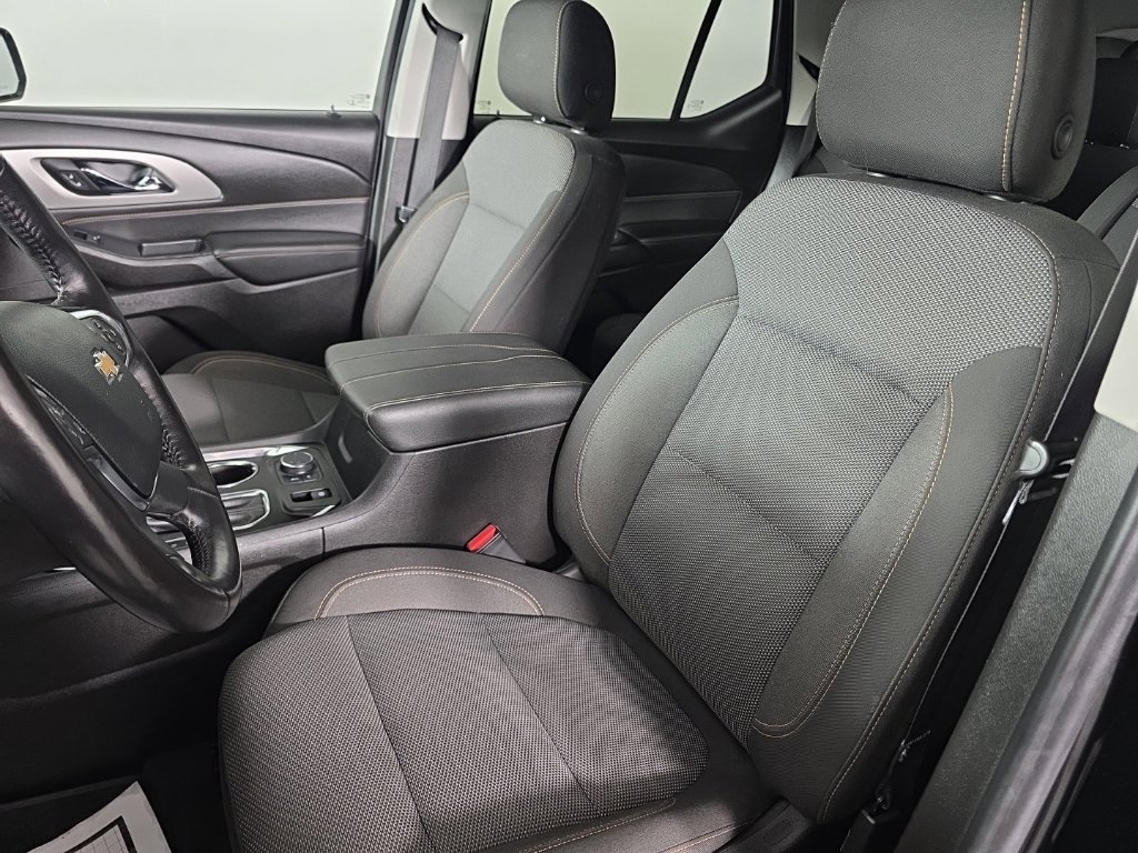 Used 2020 Chevrolet Traverse LT FWD image 15