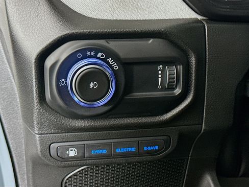 Used 2024 Jeep Wrangler Unlimited w/ Convenience Group AWD/4WD image 17